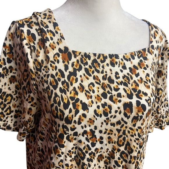 Chico's Leopard Animal Print Square Neck Short Sleeve Shirt Tunic Pockets Size M - Picture 2 of 9